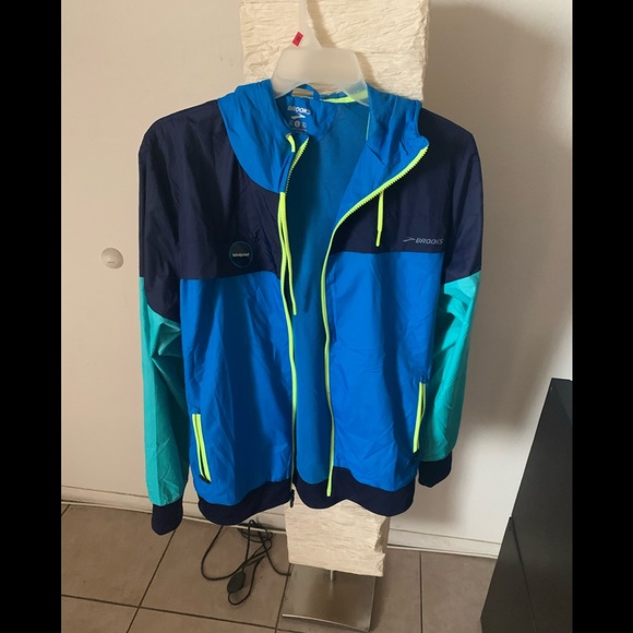 brooks sideline jacket